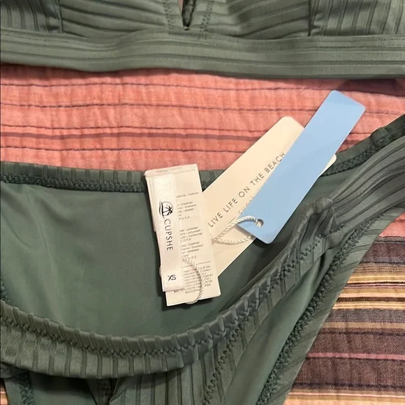 Cupshe Green Ribbed Bikini Set Minimalist Design - Picture 2 of 5